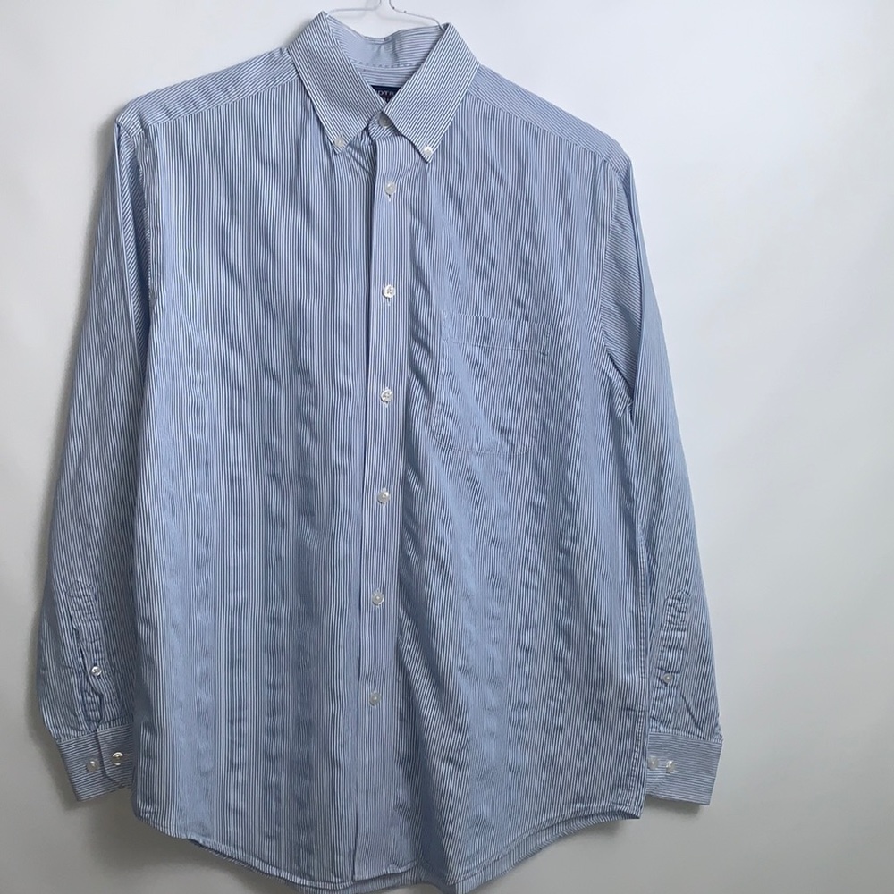Round tree men’s blue striped dress shirt